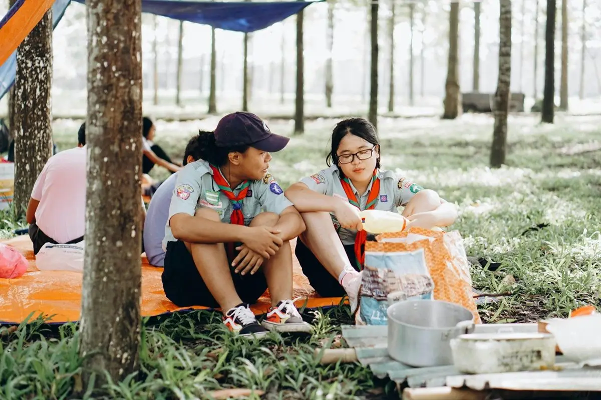 Girl scouts in tent.jpg