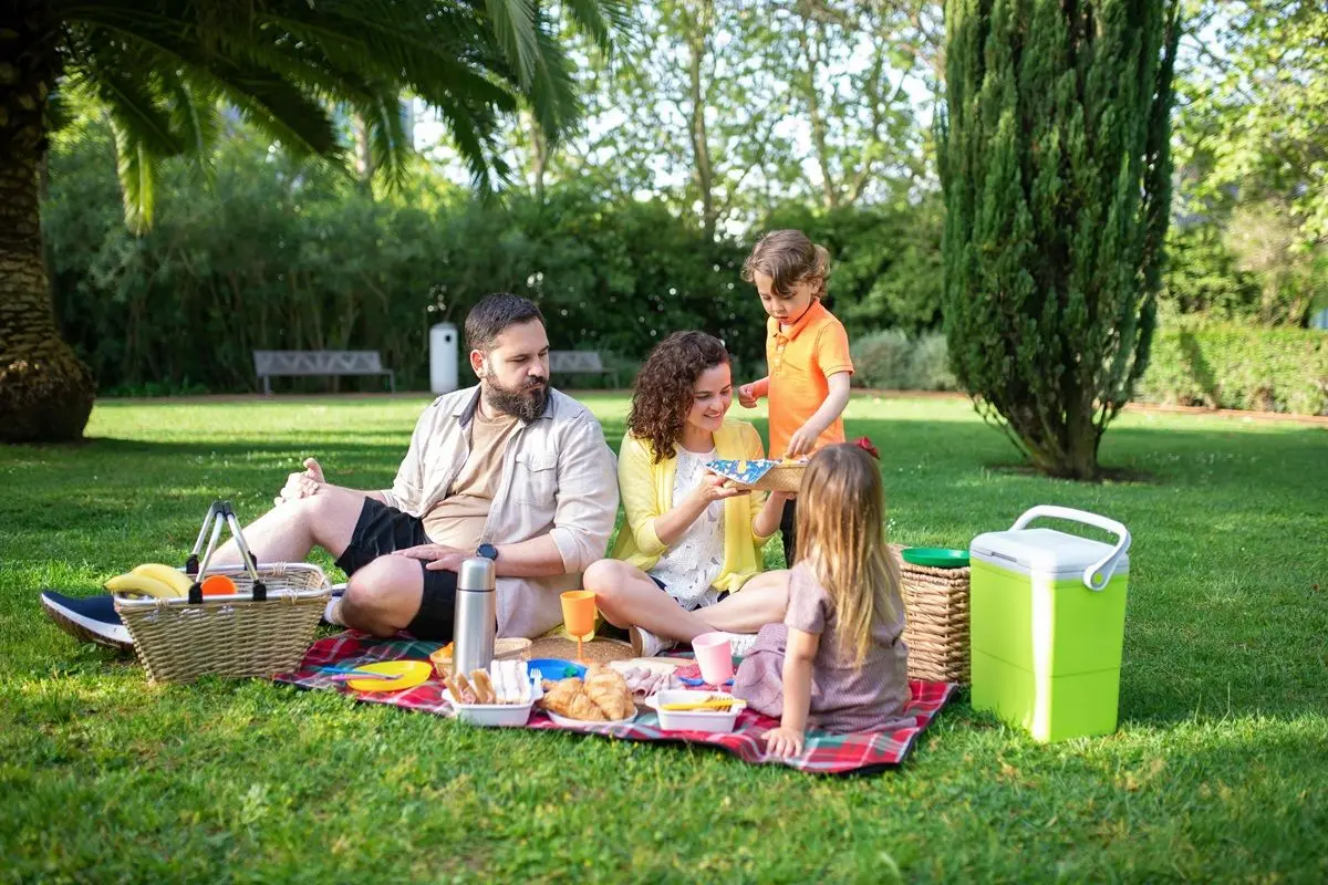 family-picnic.jpg