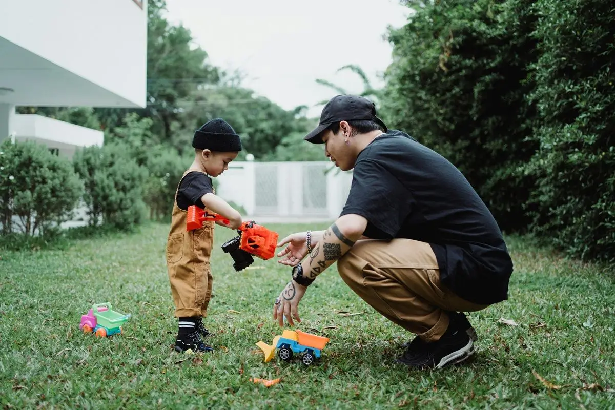 Father-son-playing.jpg