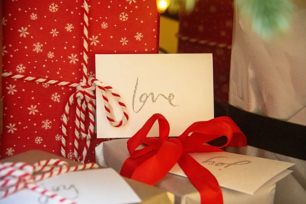 Valentine's Day gift ideas and presents