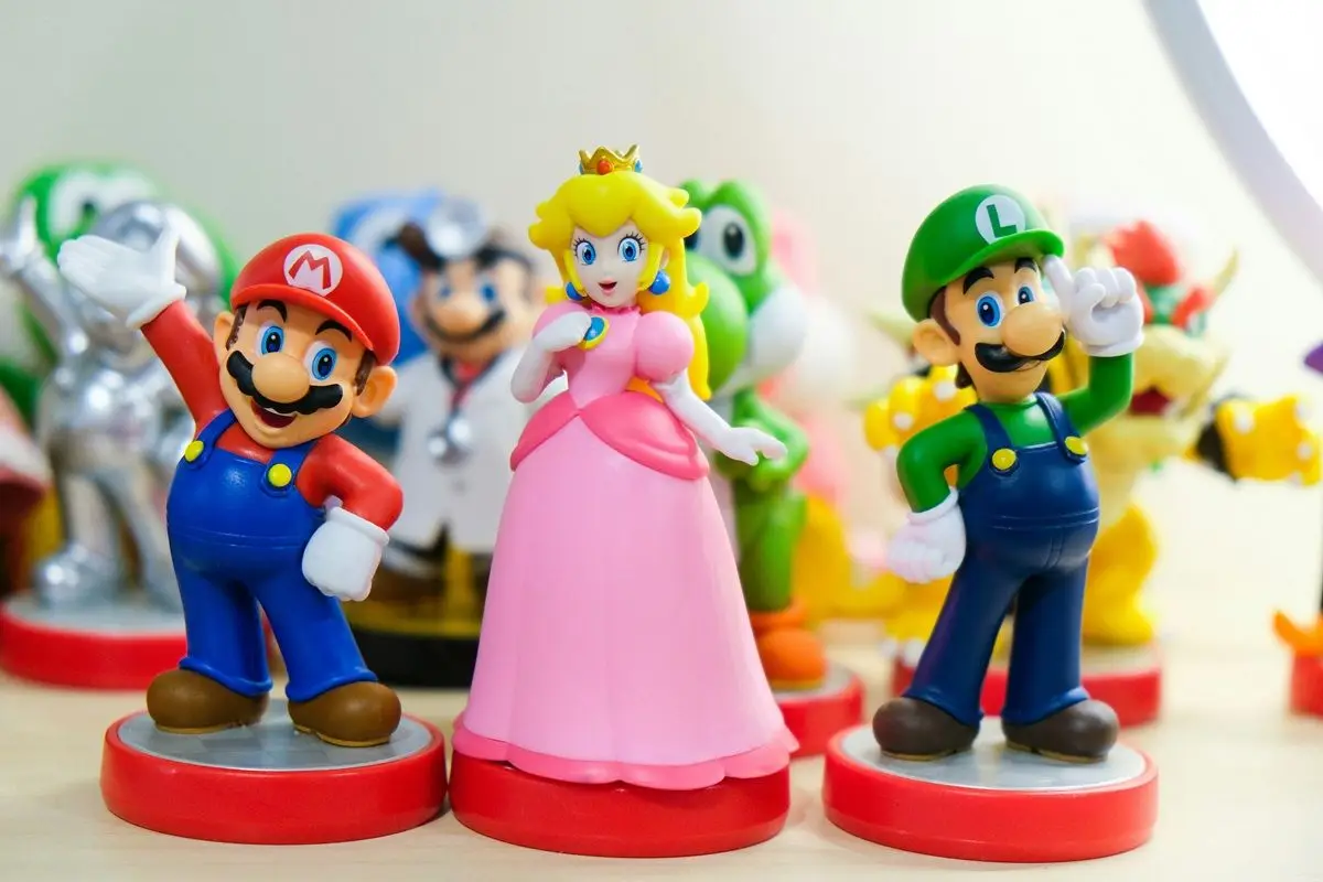 Super-mario-luigi-princess-peach.jpg