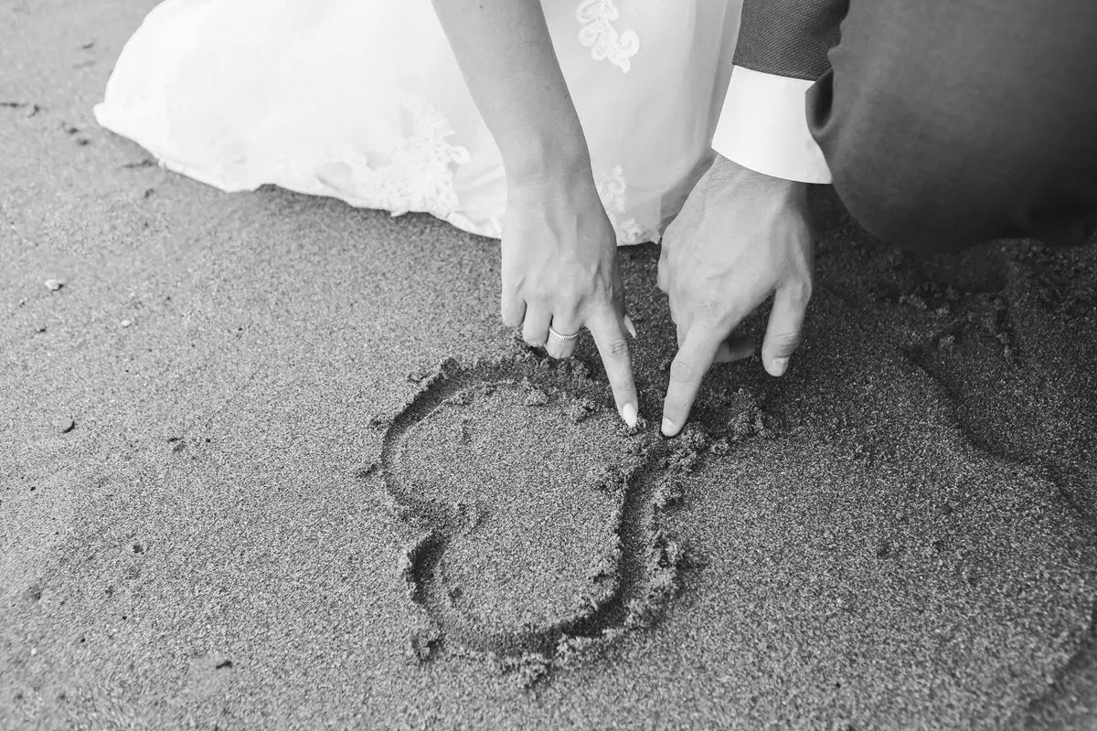 love-icon-on-sand.jpg